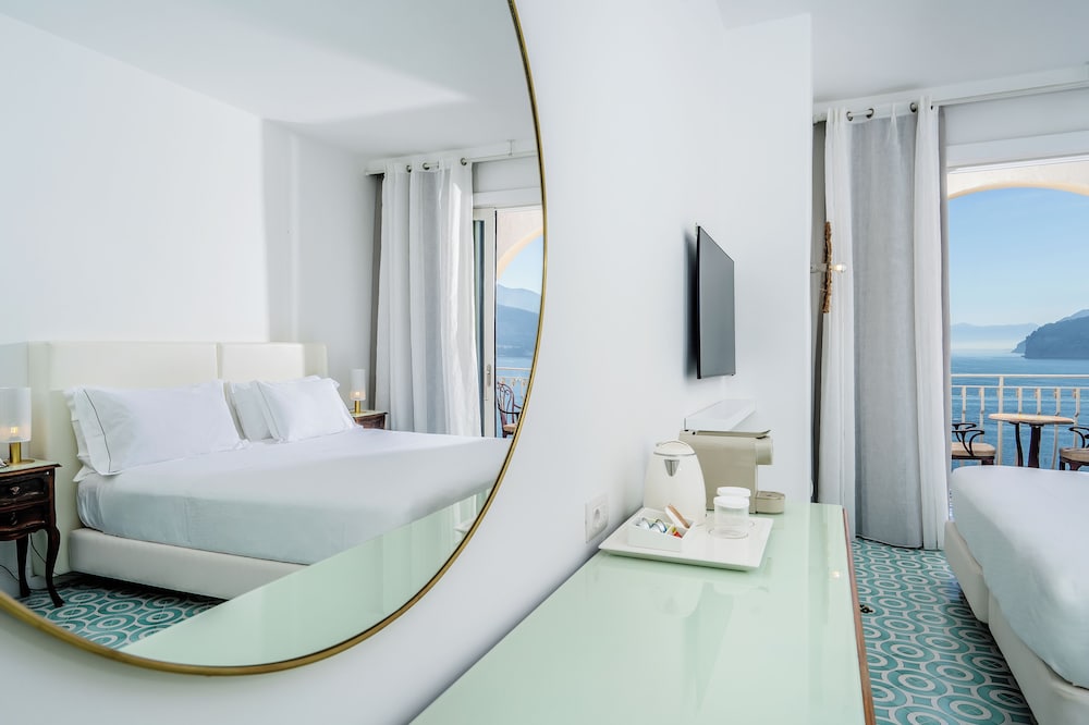 غرفة سوبيريور بسرير كينج بإطلالة على البحر بشرفة، Hotel Belair 9/9