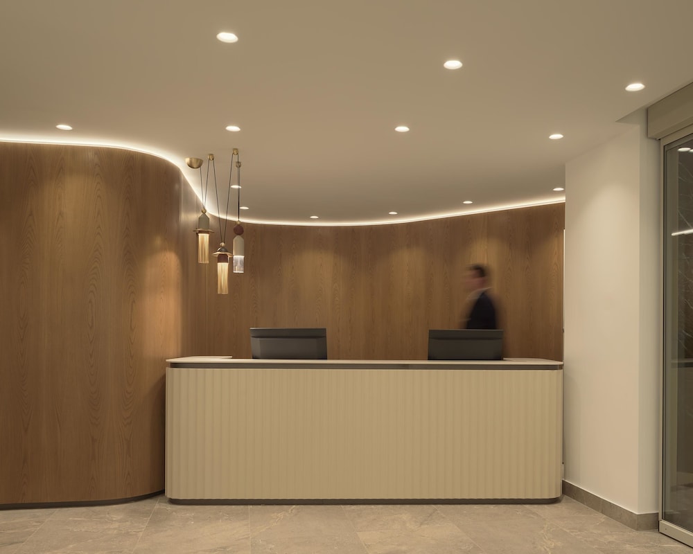 Galaxy Suites Boutique Resort 12/133