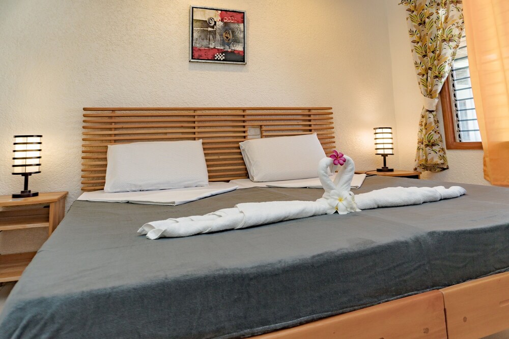 ROOM, DOUBLE BED, OCEAN FRONT