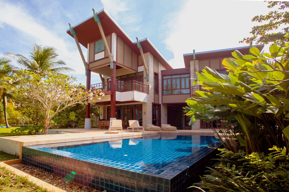 Amatapura Beach Villa 1 7/59