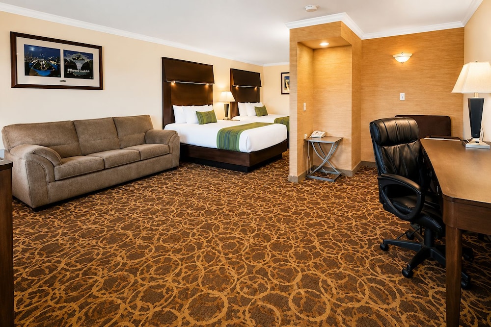 Sturgis Lodge & Suites, Travelodge by Wyndham 31/36