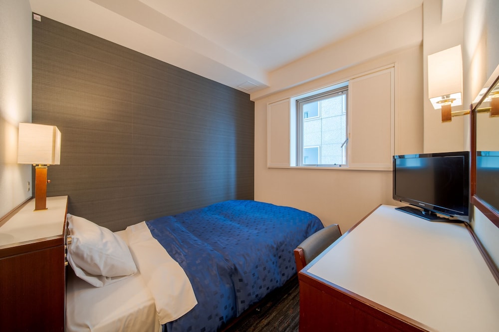SEMI ROOM, SEMI DOUBLE BED, SMOKING