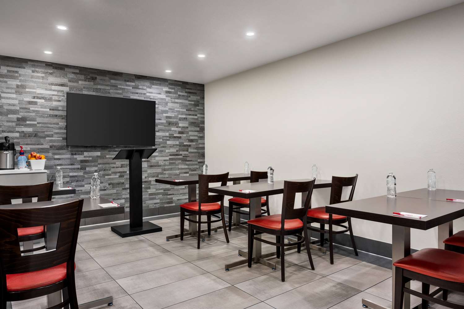 Ramada by Wyndham Anaheim Convention Center 27/40