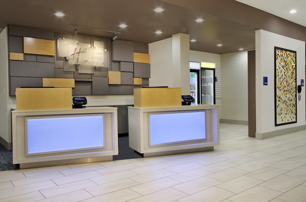Holiday Inn Express And Suites Katy 3/54