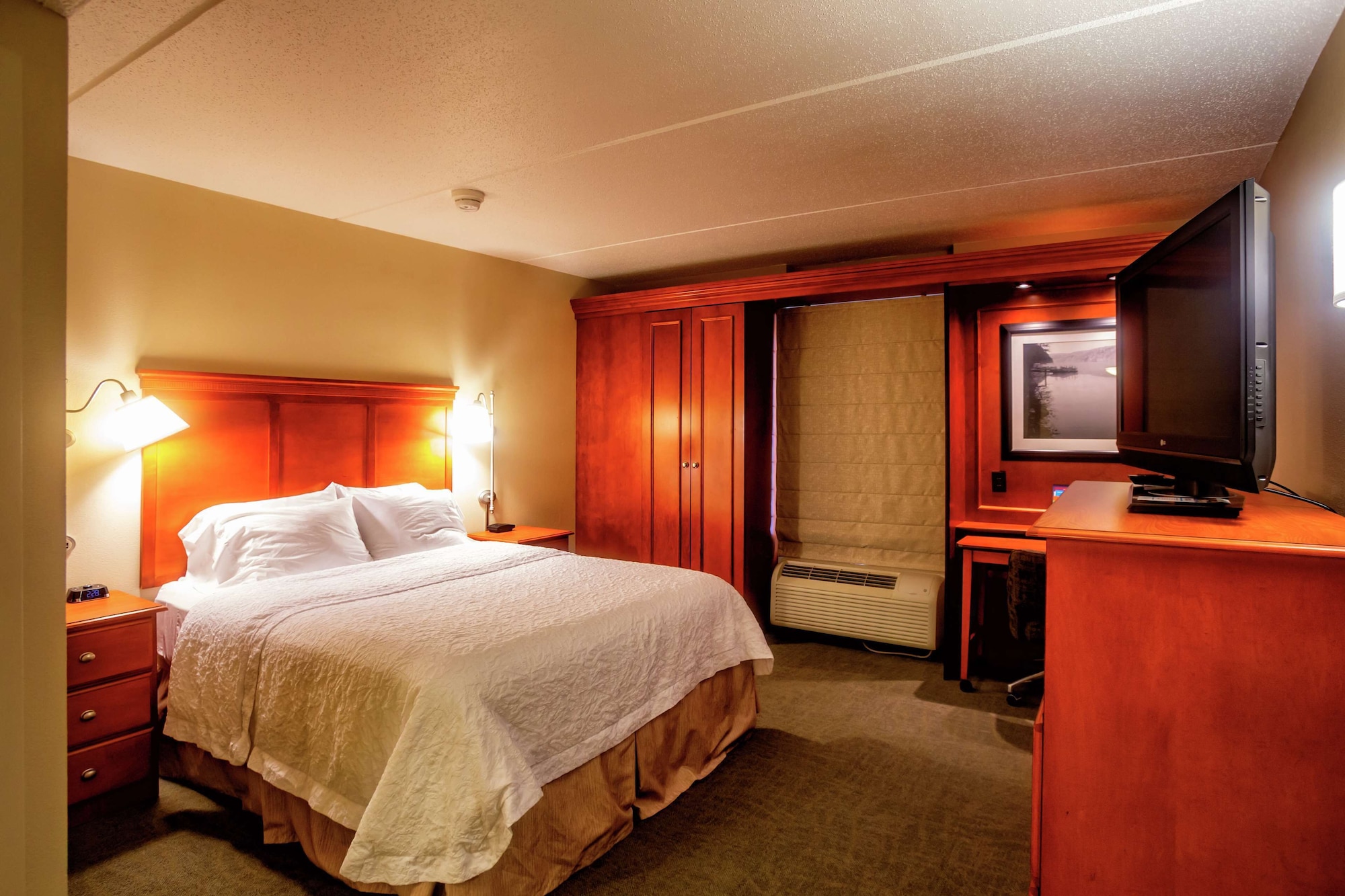 غرفة بسرير كوين، Hampton Inn Wheeling 3/7