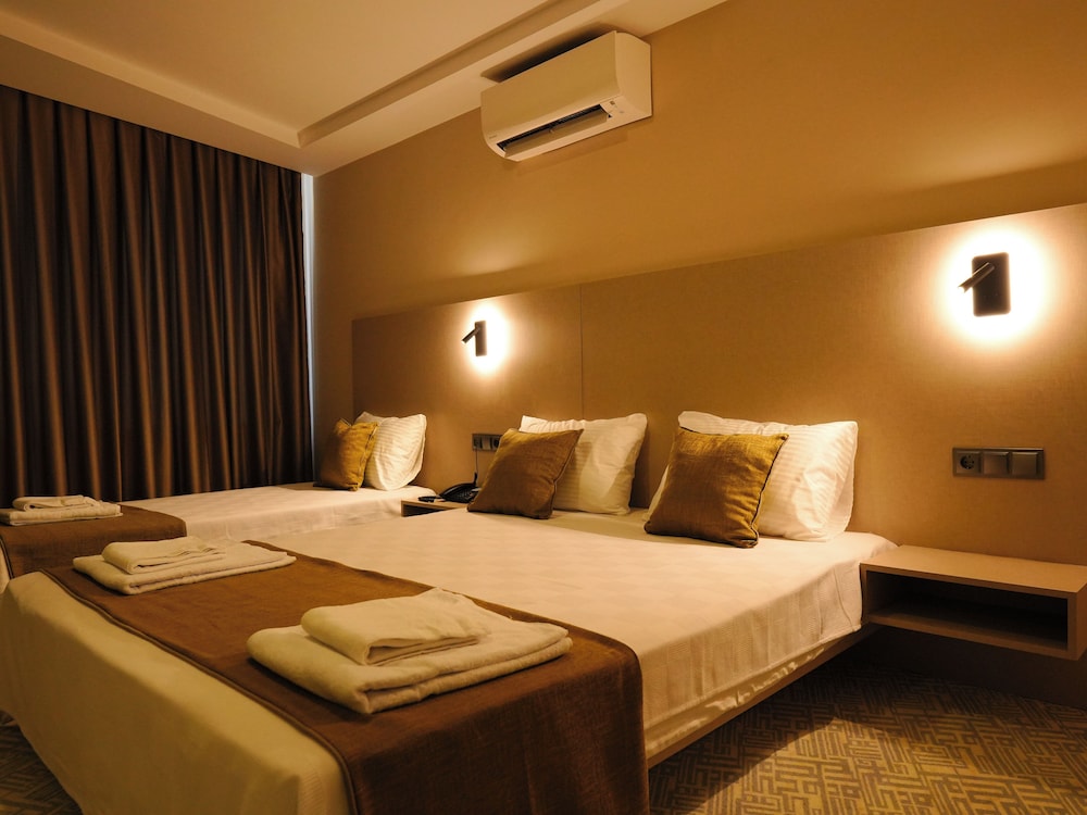Bonnie City Hotel 12/50