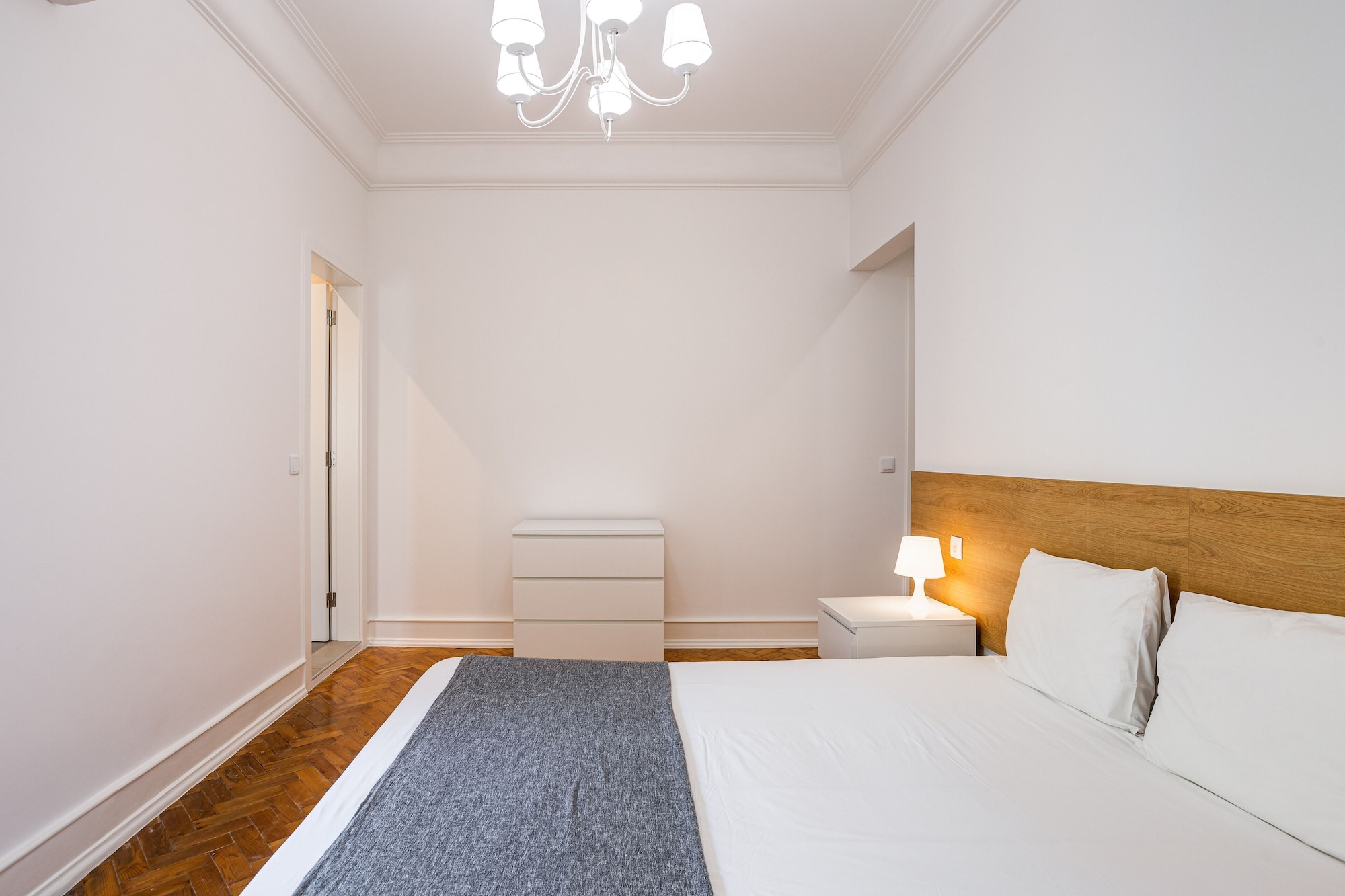 CITY, DOUBLE BED