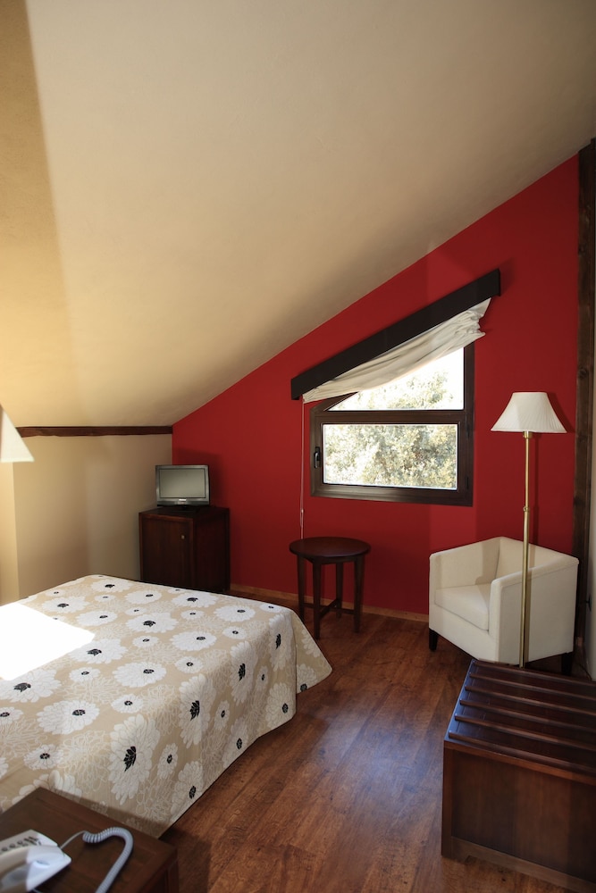 ROOM, SINGLE
