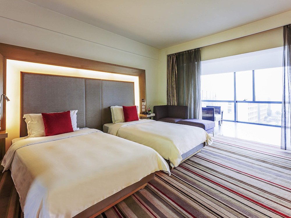 Novotel Nanjing East Suning 34/77