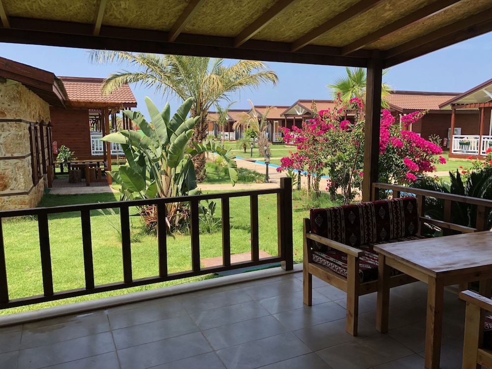Sedir Park Bungalow Hotel 6/50