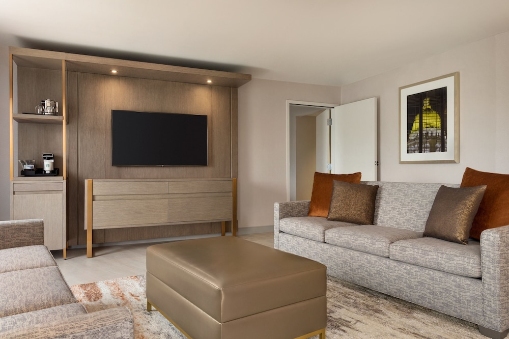 Sheraton Madison Hotel 35/70