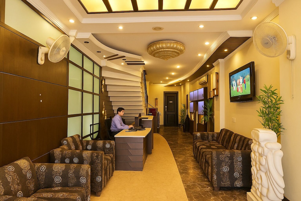 HOTEL TJS ROYALE 26/44