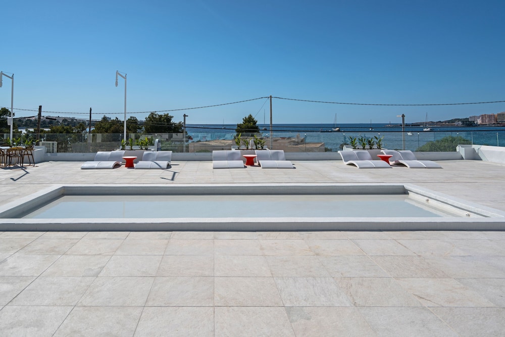 Thb Naeco Ibiza - Adults Only 50/86