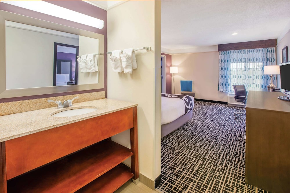 La Quinta Inn & Suites by Wyndham Cincinnati Airpt Florence 29/47
