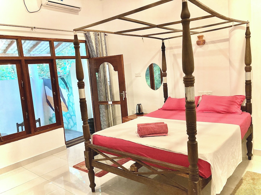 COMFORT, KING BED, GARDEN VIEW, GARDEN AREA