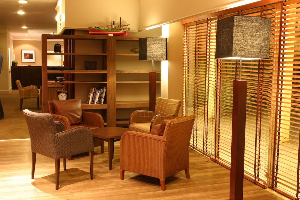 Eight Acres Hotel 31/39
