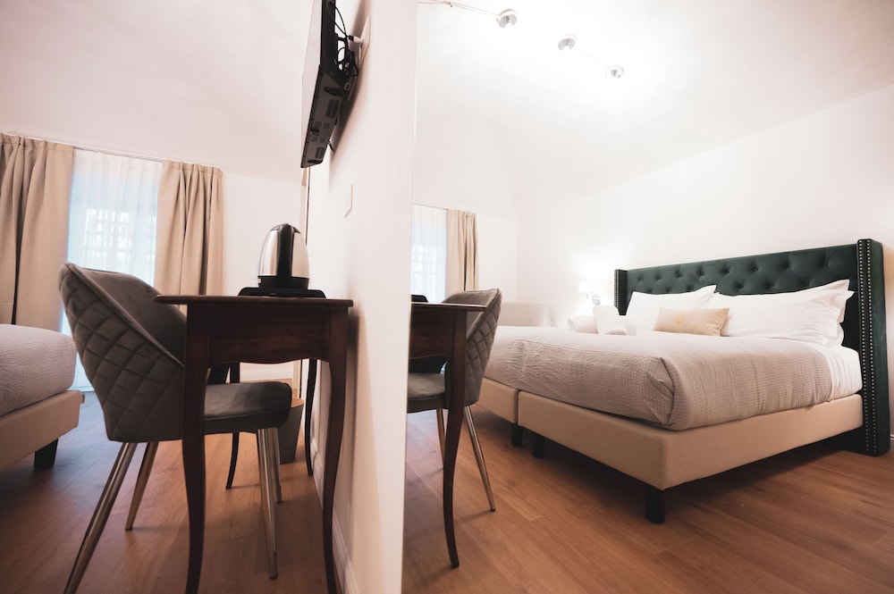Carlo Felice Boutique Hotel 10/39