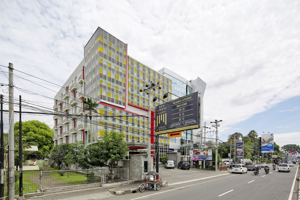 Atrium Premiere Hotel 51/53