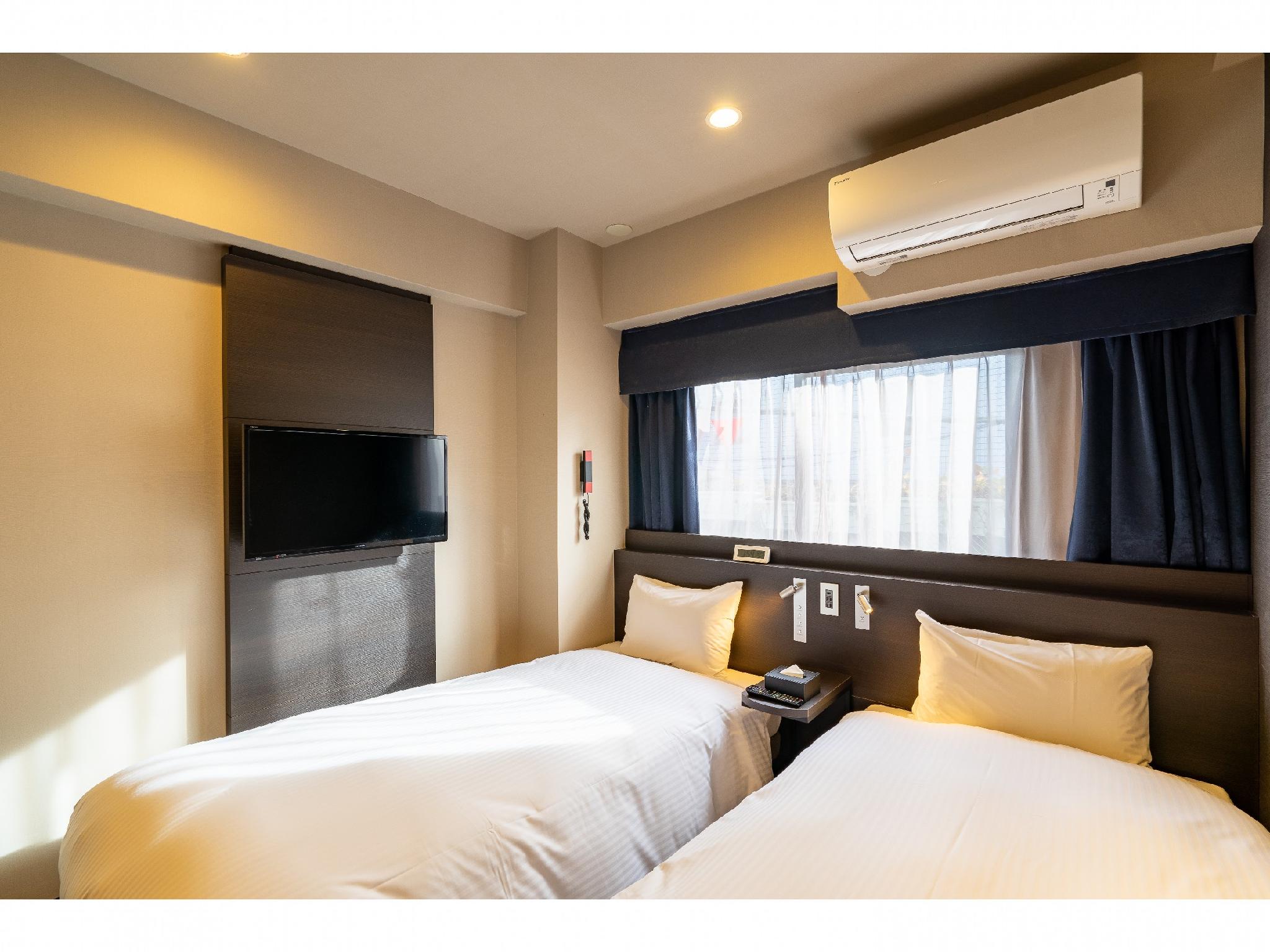 Standard, Twin Beds, Unit Bath