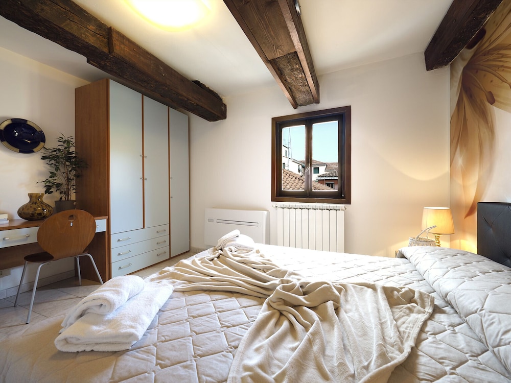 1 BEDROOM, APARTMENT