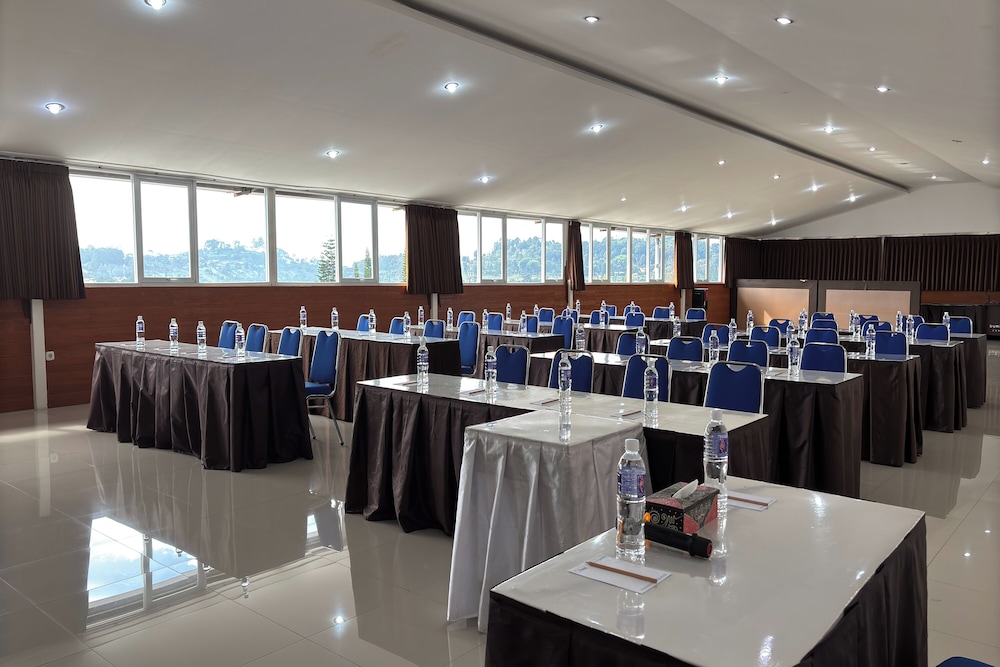 Hotel Bumi Makmur Indah 42/54