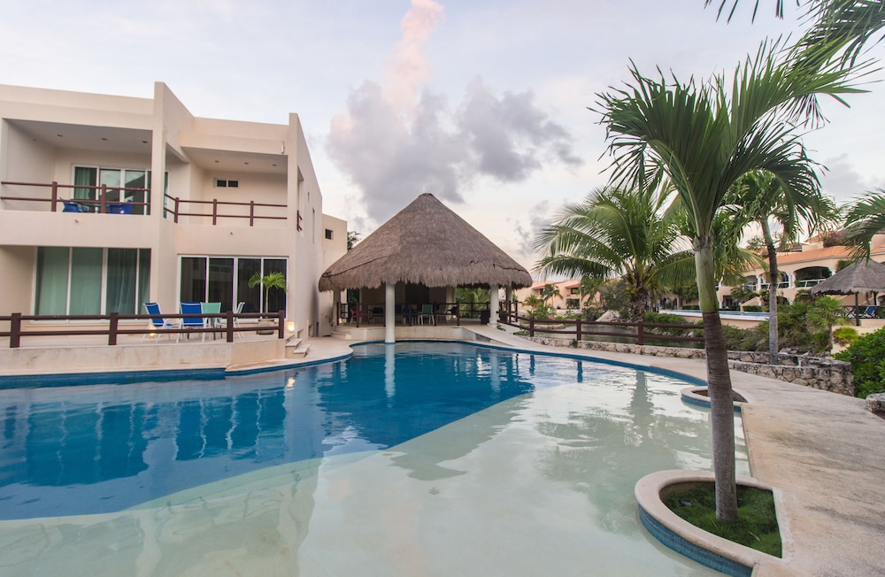 Coral Maya Stay Suites 3/50
