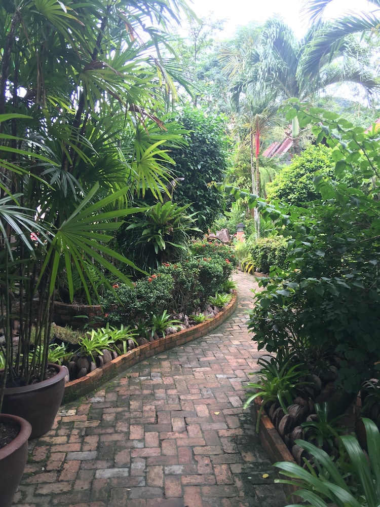 Green View Village Resort 46/50