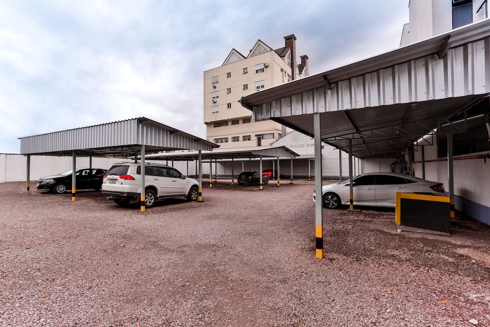 ZALLON HOTEL EXECUTIVE 46/53