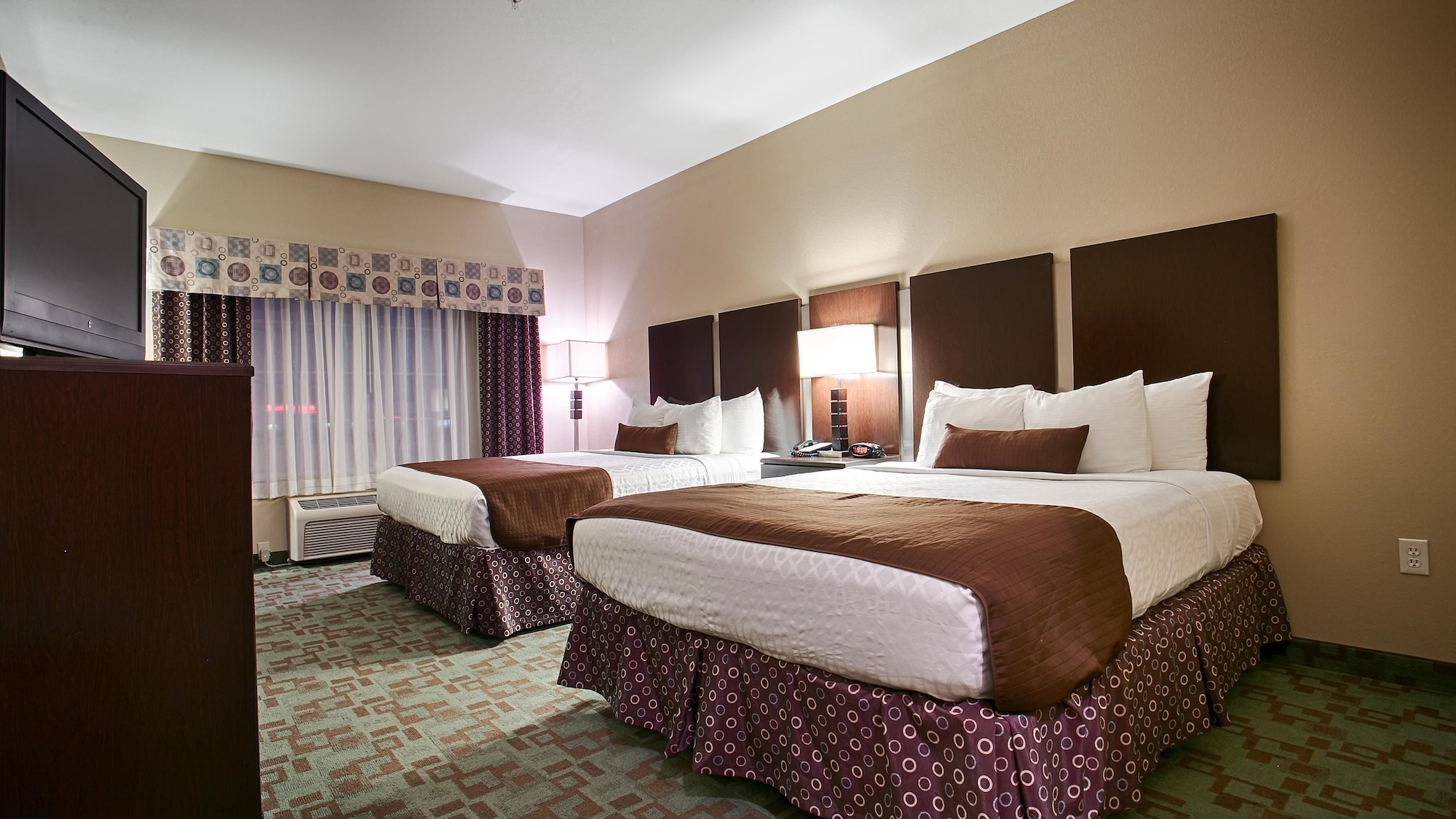 غرفة قياسية بسريرين كوين، Best Western Plus Eastgate Inn & Suites 3/10