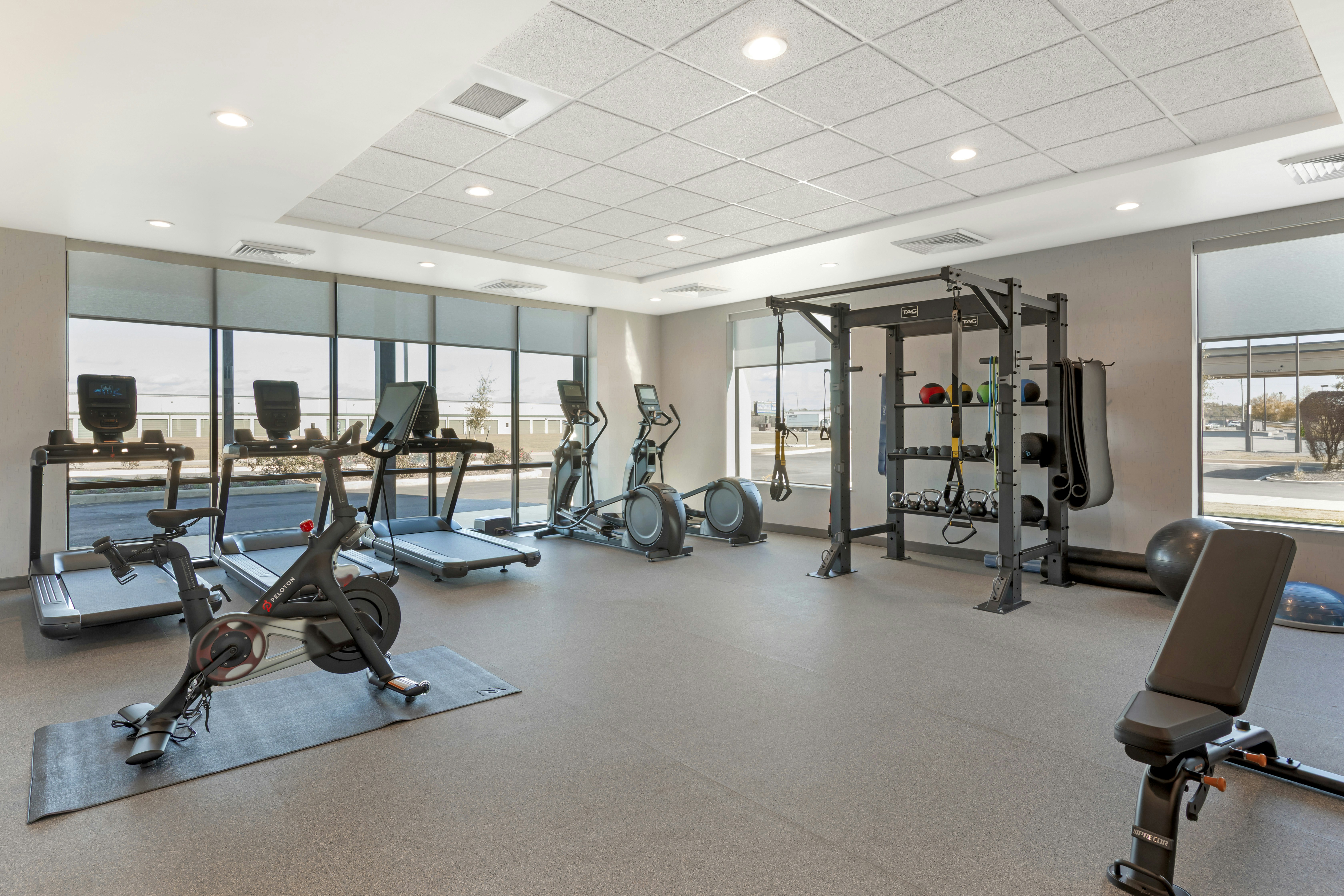 Home2 Suites by Hilton Calera 13/18