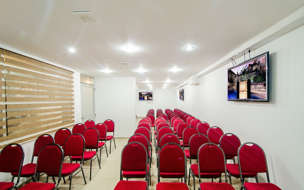 Hotel Parque 63 41/49