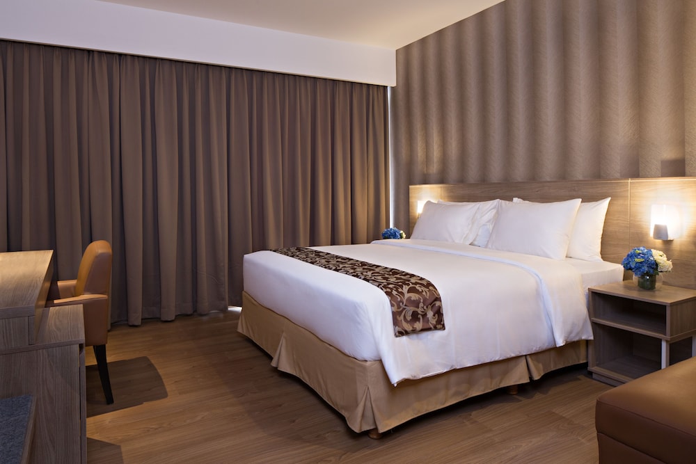 AYAKA SUITES 31/70