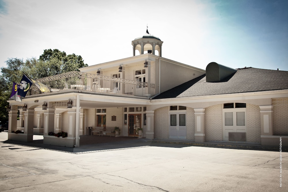 Carmel Inn Suites 3/47