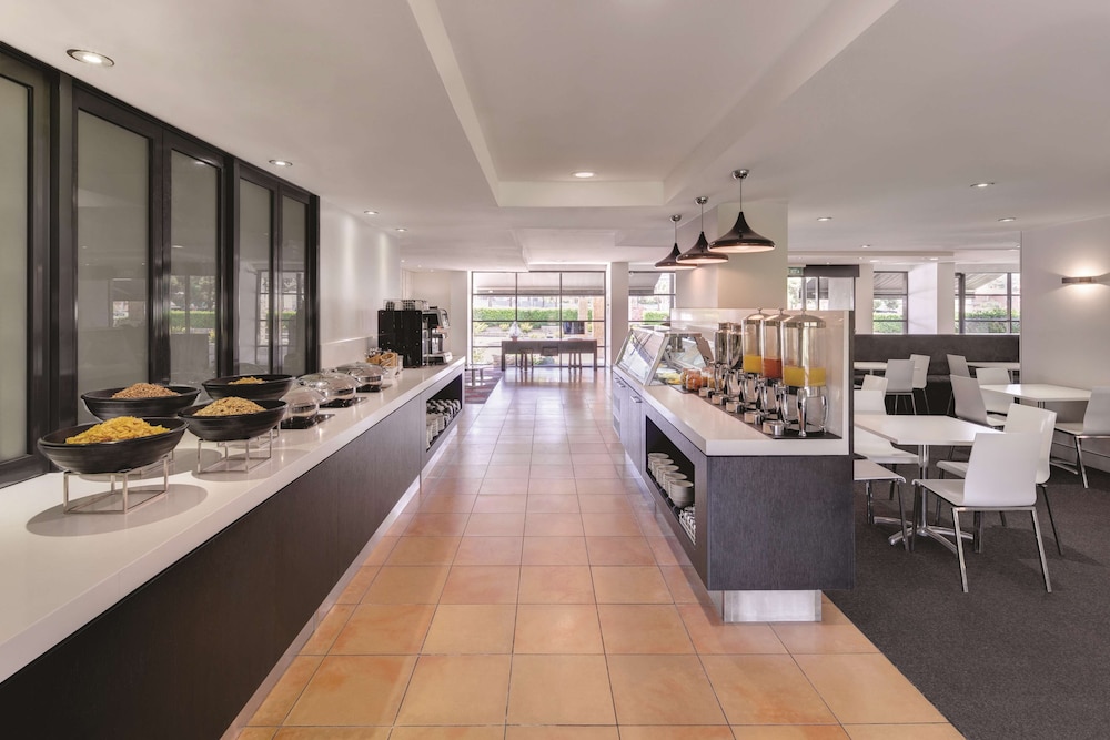 Mercure Sydney Blacktown 64/72