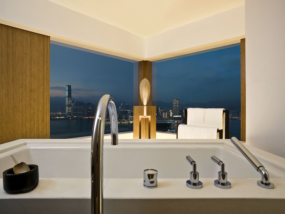 Upper House Hong Kong 57/65