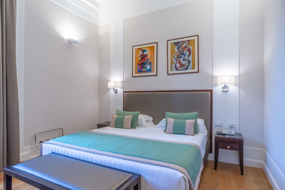 SUPERIOR, DOUBLE BED, CITY VIEW