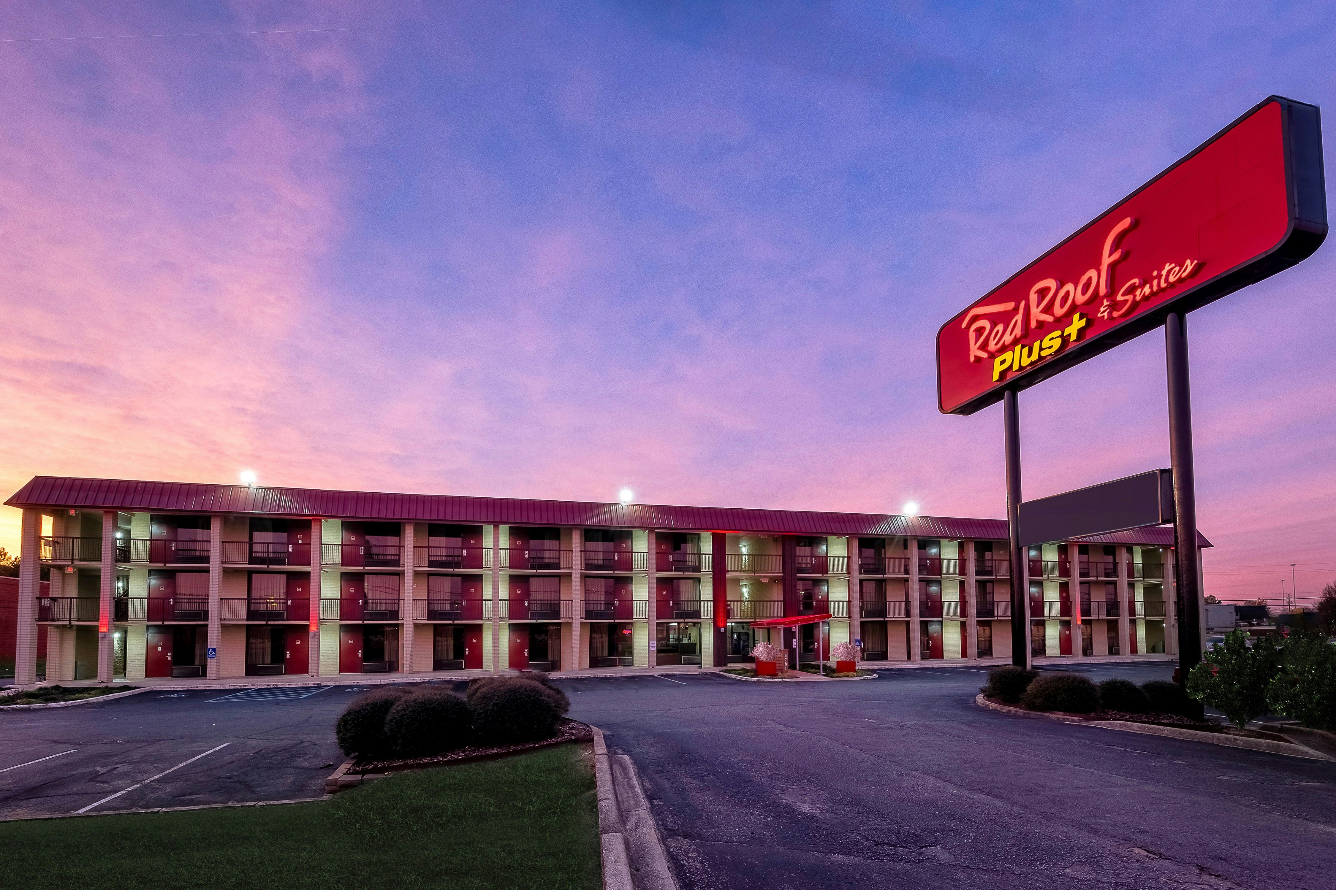 Red Roof PLUS Huntsville - Madison 1/16