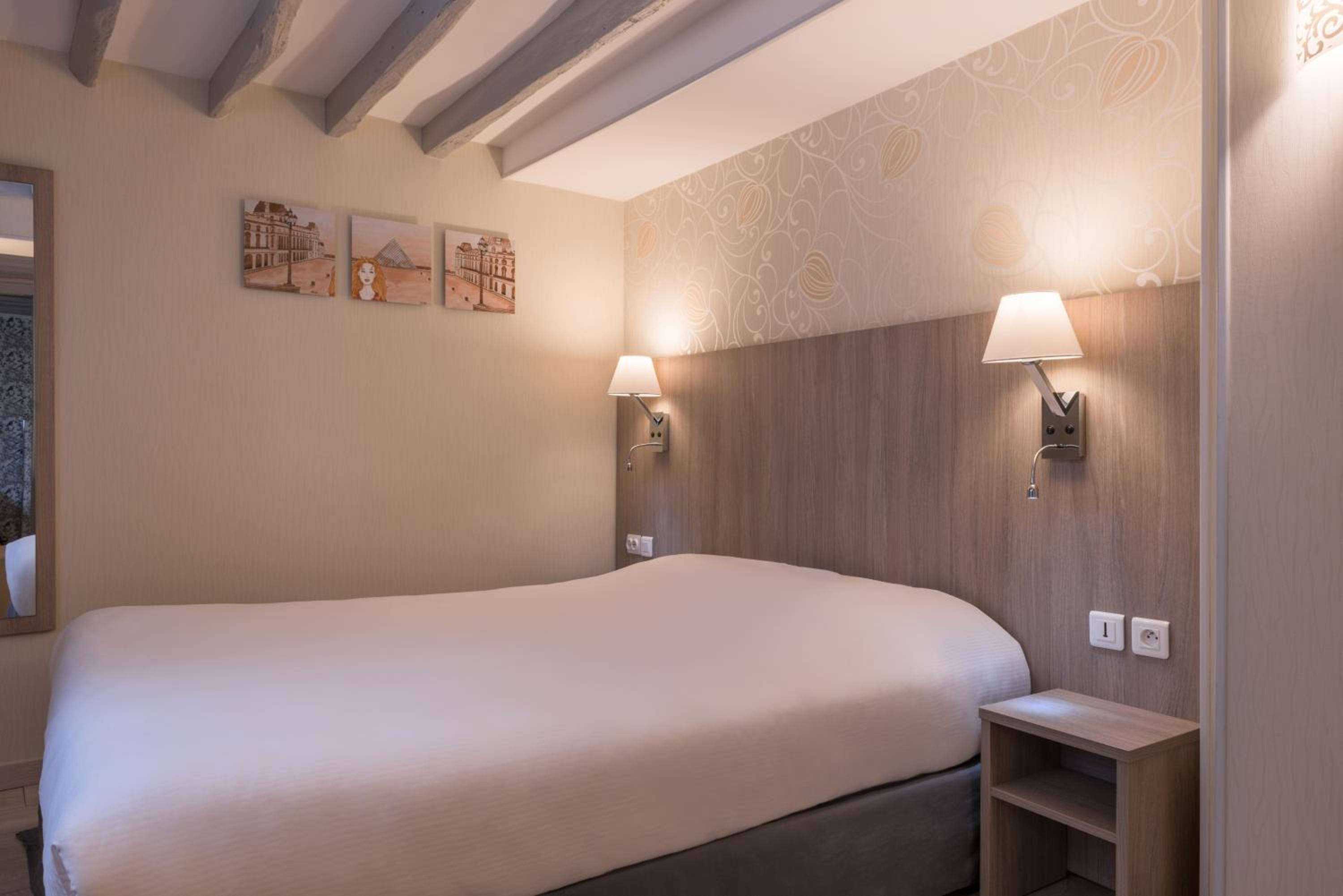 Louest Hotel 12/50