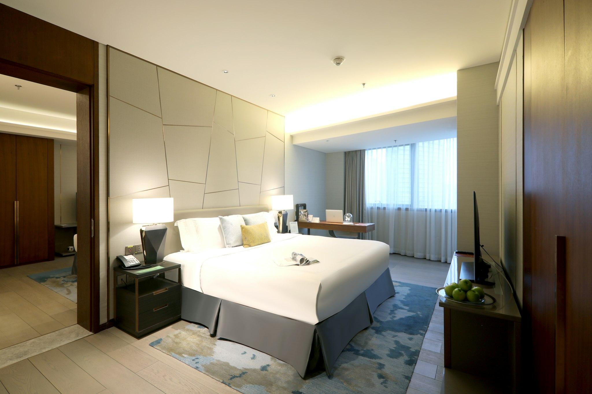 2 BEDROOMS, EXECUTIVE, SUITE