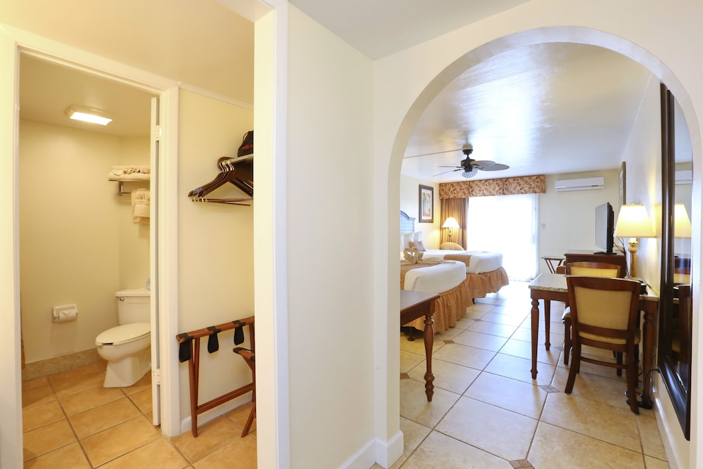 La Fiesta Ocean Inn And Suites 50/50