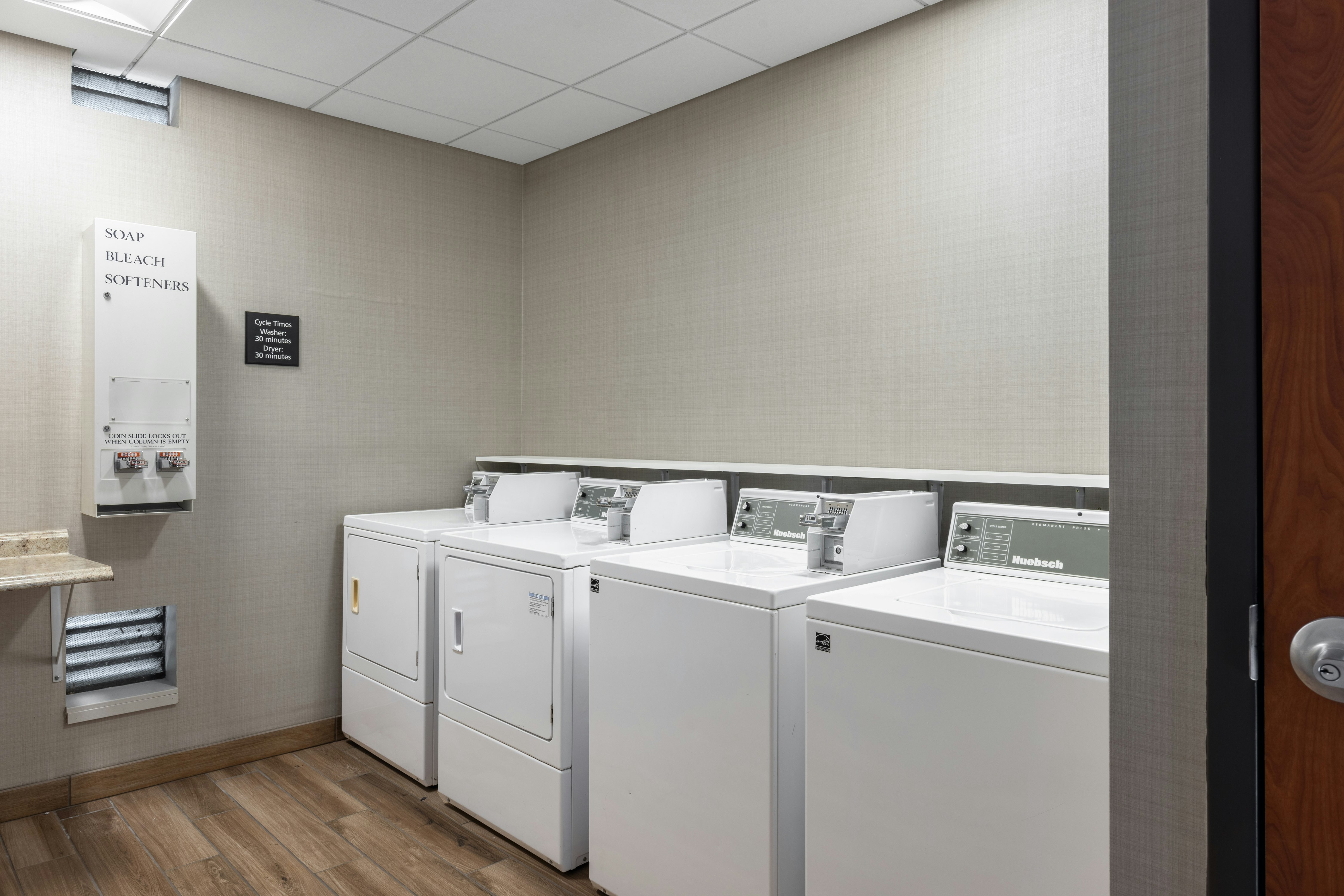 Hampton Inn Suites Yuba City 14/44