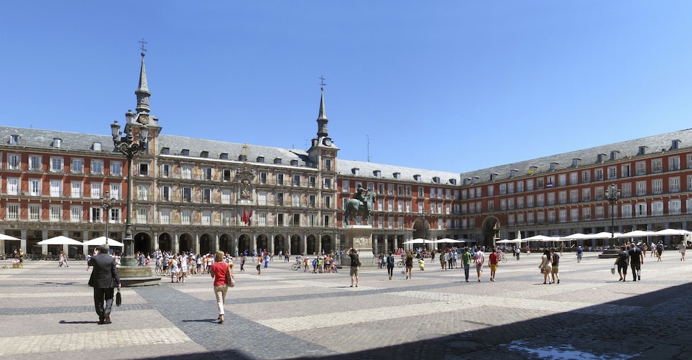 RADISSON BLU MADRID PRADO 71/74