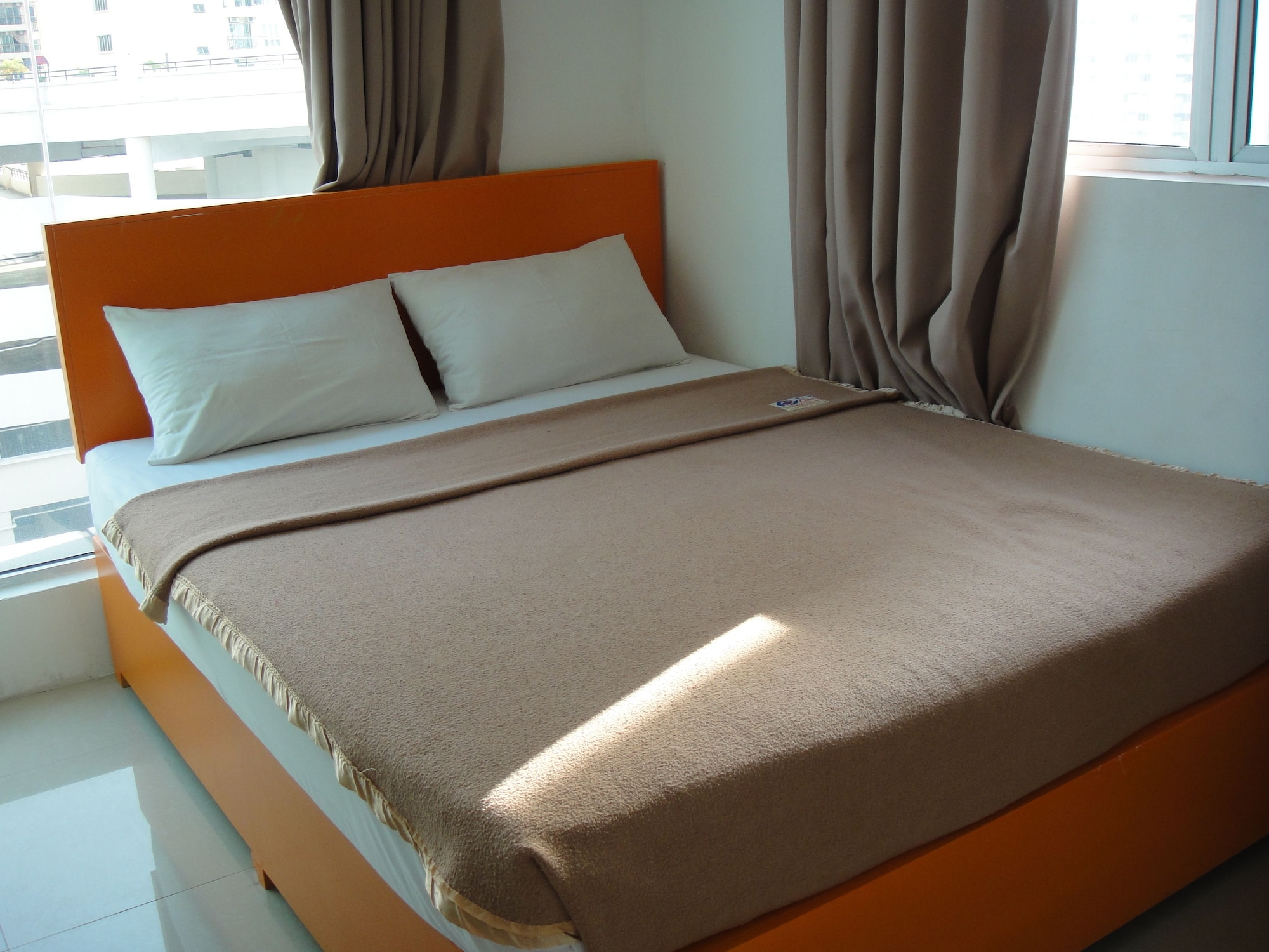 1 BEDROOM, DELUXE