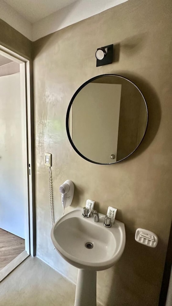 Sarum Hotel Design 50/50