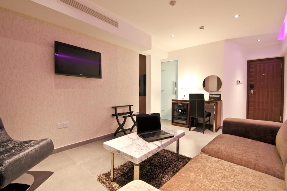 Achilleos City Hotel 40/46