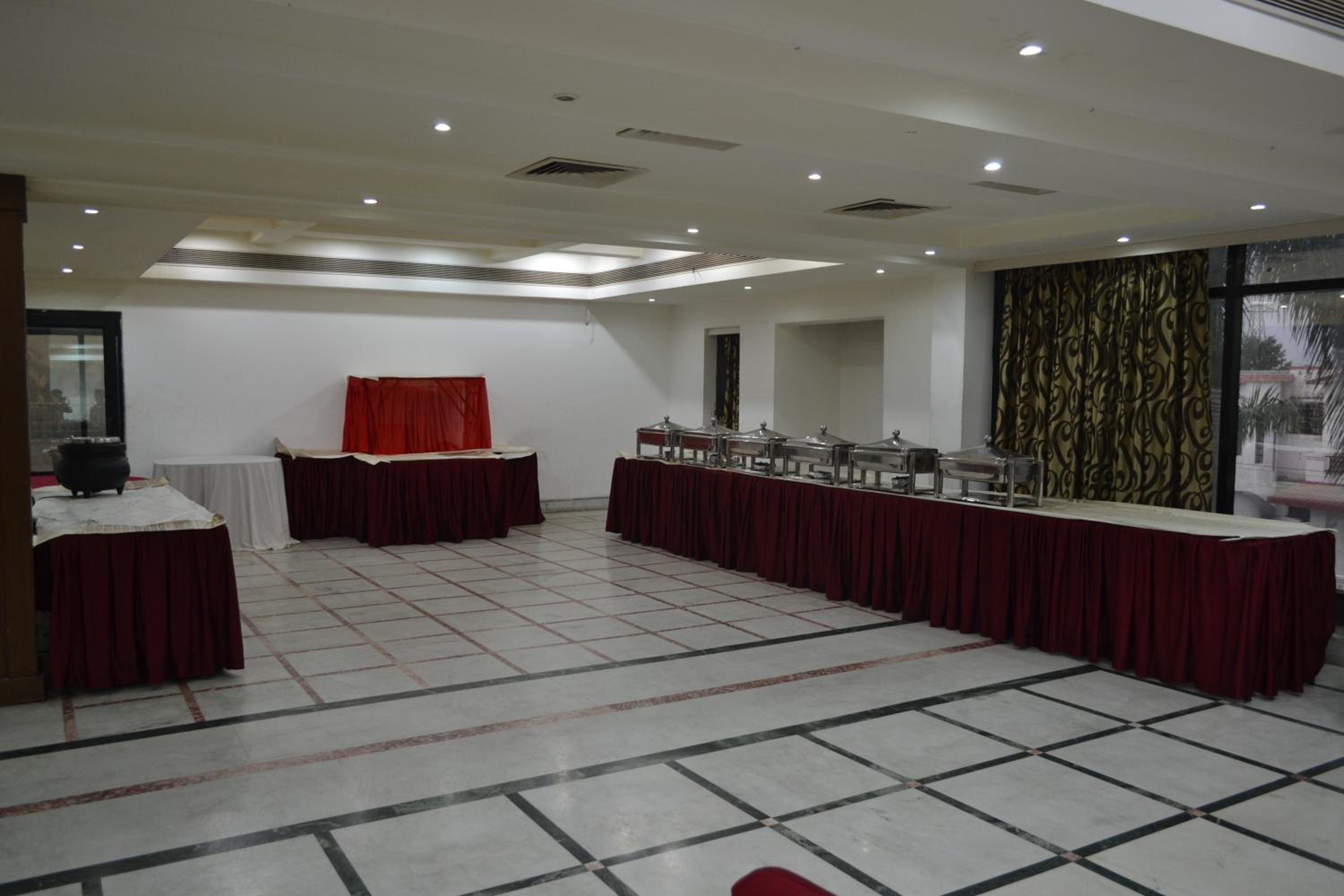 Hotel Sobti Continental 12/37