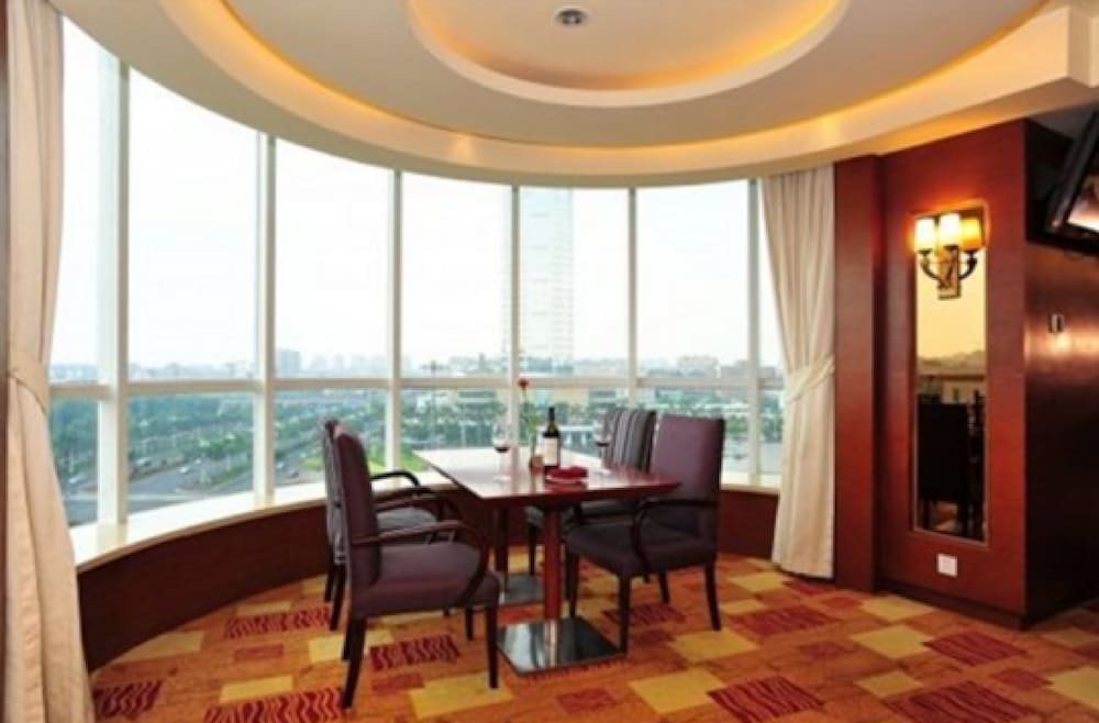 Royal Marina Plaza 47/60