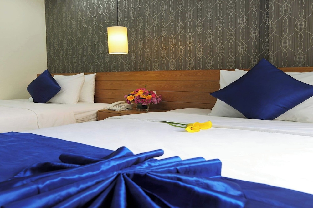 Ailen Garden Hotel 36/48