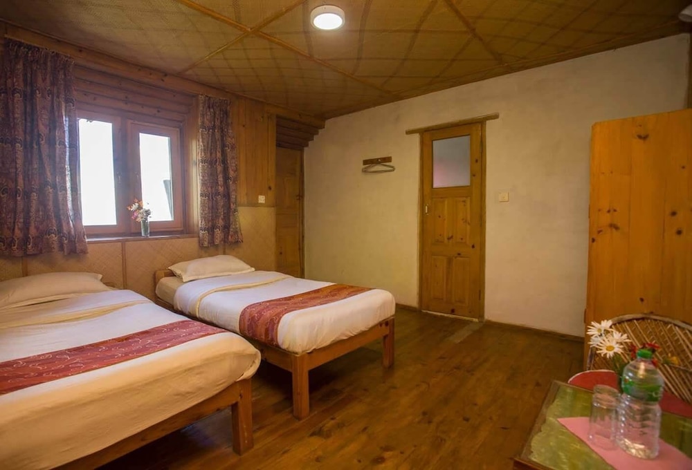 Everest Manla Resort 16/50