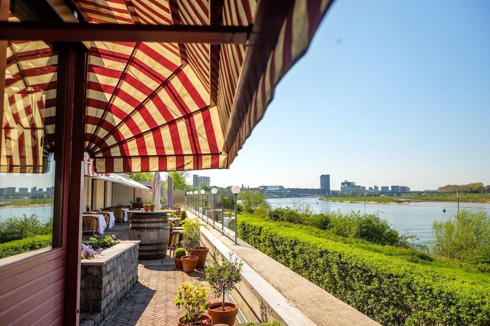 Hotel Restaurant Valuas 34/39